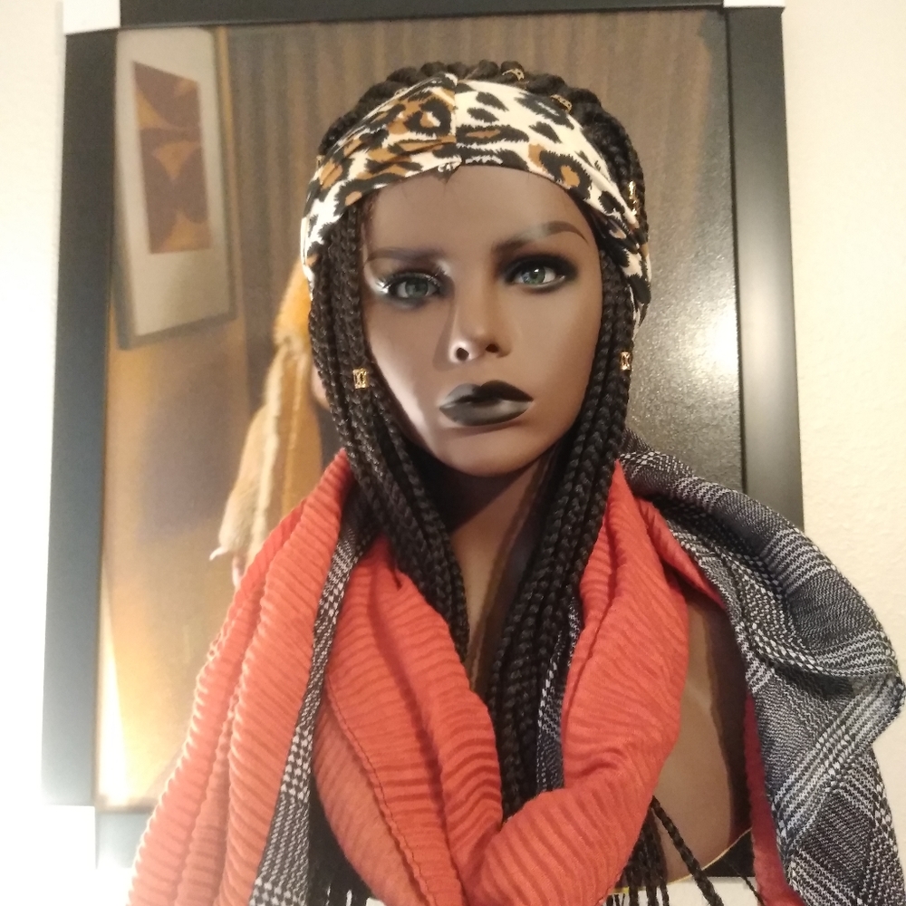 Please welcome my new model Fatima for sale is the scarf she winter time fine - Picture 13 of 14